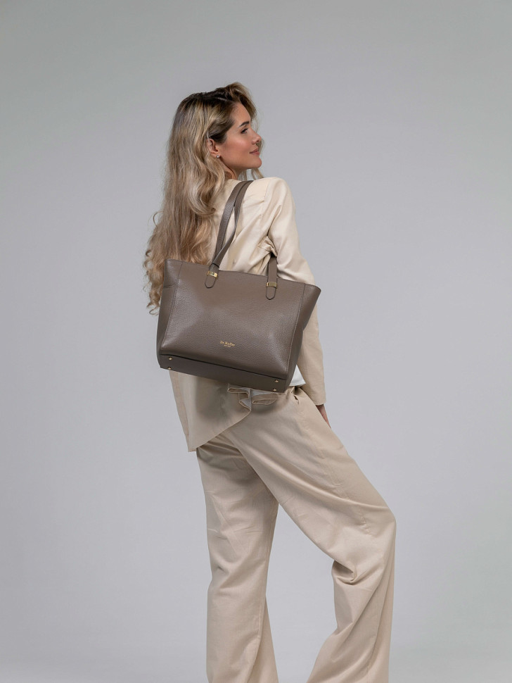 Женская сумка Dr.Koffer из натуральной кожи бежевая фото 1 &mdash; Интернет-магазин "BAGSTAR"