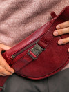 Сумка на пояс M402937-244-03 Dr. Koffer из натуральной кожи бордовая фото 14 &mdash; Интернет-магазин "BAGSTAR"