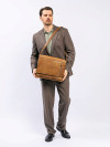 Сумка через плечо M402724-248-80 Dr. Koffer из натуральной кожи коричневая фото 10 &mdash; Интернет-магазин "BAGSTAR"